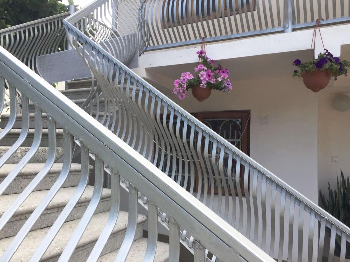 Guesthouse On Zheleznodorozhnaya Soechoemi Buitenkant foto