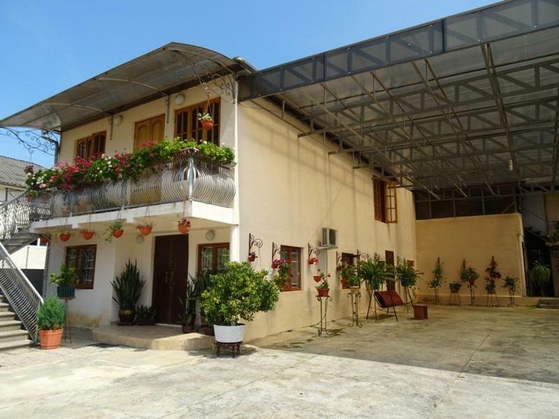 Guesthouse On Zheleznodorozhnaya Soechoemi Buitenkant foto