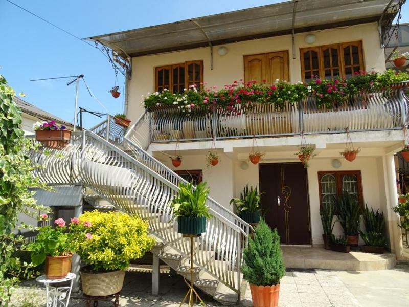 Guesthouse On Zheleznodorozhnaya Soechoemi Buitenkant foto