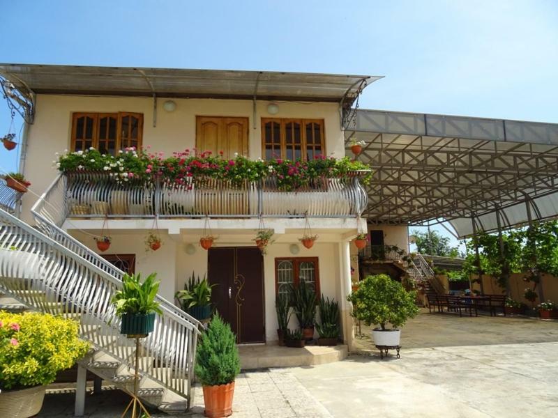 Guesthouse On Zheleznodorozhnaya Soechoemi Buitenkant foto