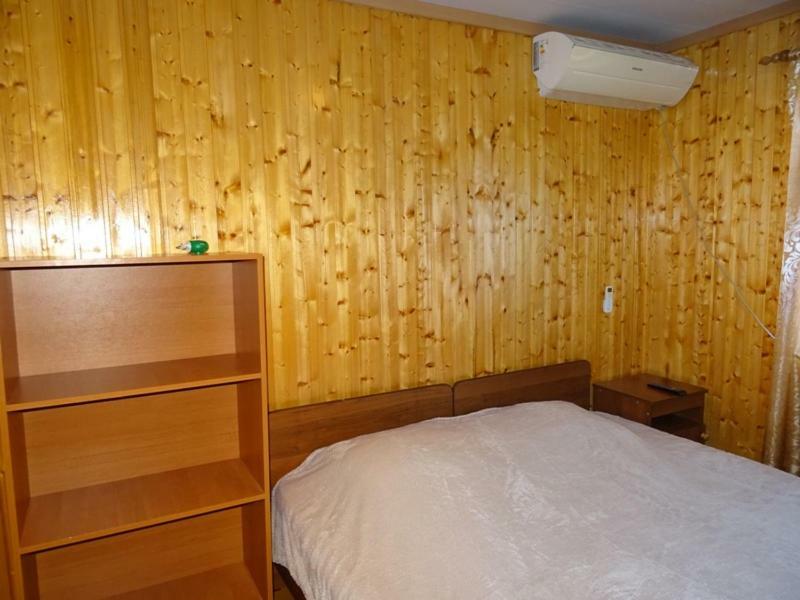 Guesthouse On Zheleznodorozhnaya Soechoemi Buitenkant foto